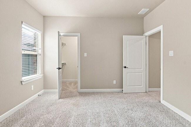 Building Photo - 1819 Park Highland Way
