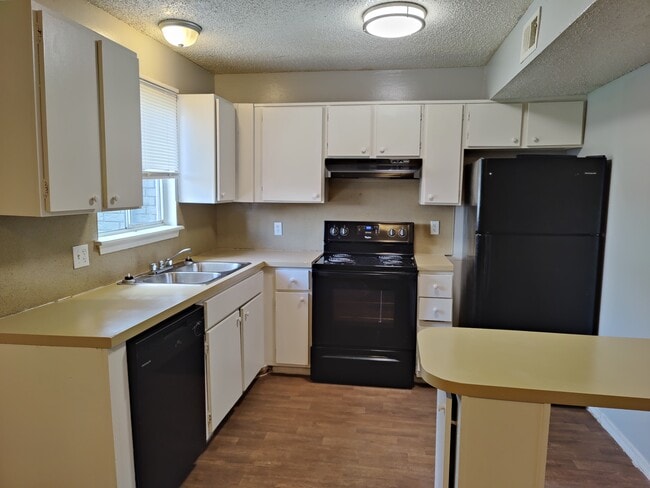 Building Photo - Keystone Townhomes