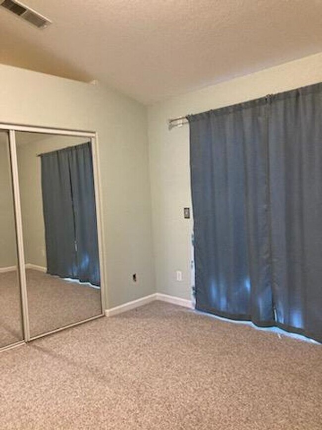 Building Photo - **Centrally Located in Santa Rosa!!**