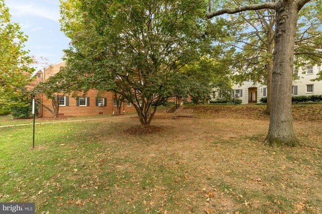 Building Photo - 2208 Colston Dr