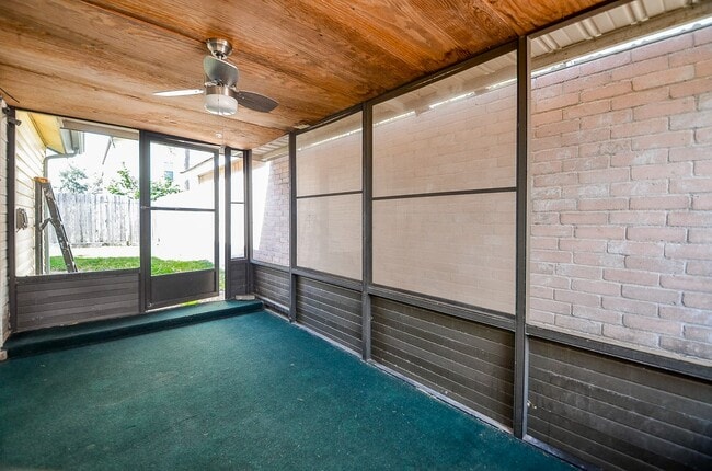 Building Photo - 12510 Seaswept Dr