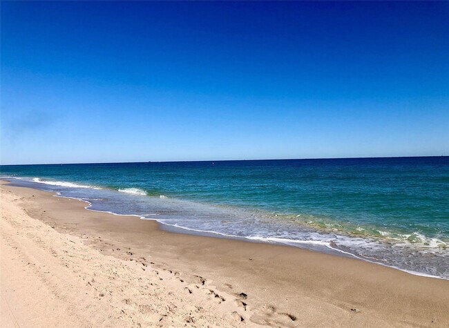 Building Photo - 2000 S Ocean Blvd