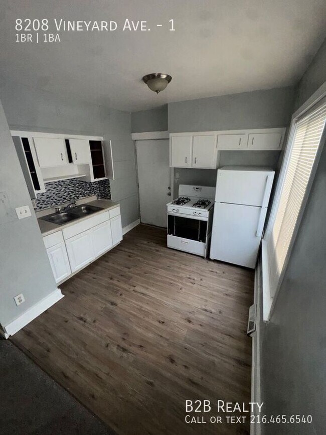 Building Photo - 8208 Vineyard Ave