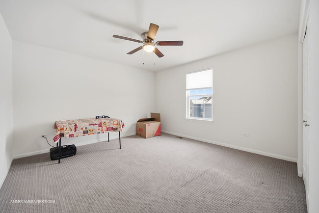 Building Photo - 26305 W Milestone Dr