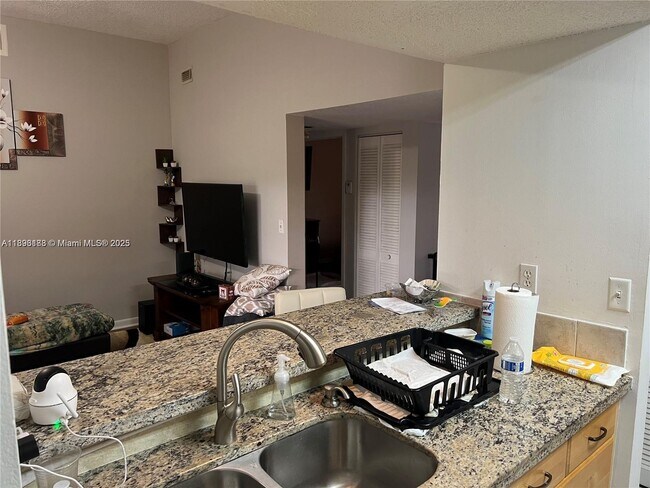 Building Photo - 9691 SW 138th Ave