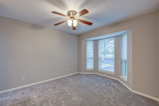 Building Photo - 3422 Mesquite Dr