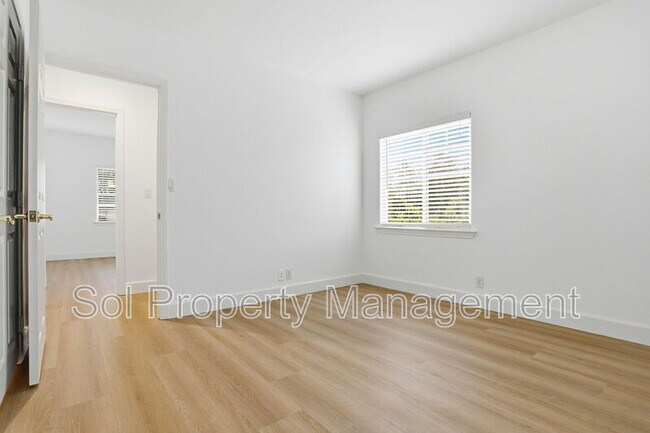 Building Photo - 2625 Howe St