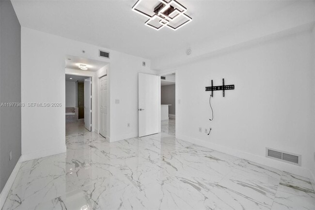 Building Photo - 488 NE 18th St