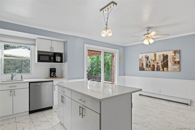 Building Photo - 11 Glenwood Rd