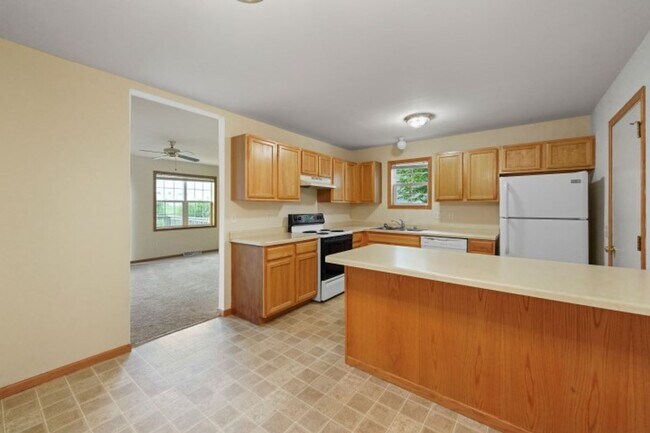 Building Photo - 612-614 Meadow View Rd