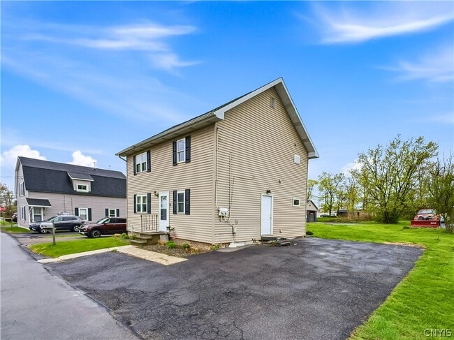Building Photo - 5466 Willow St