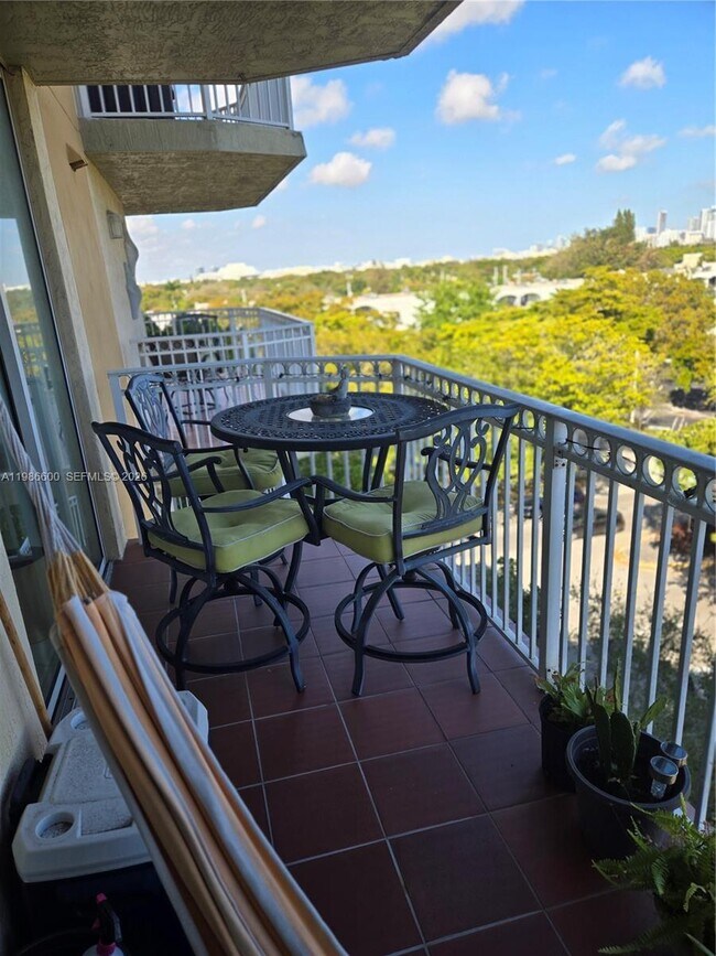 Building Photo - 1650 Coral Wy