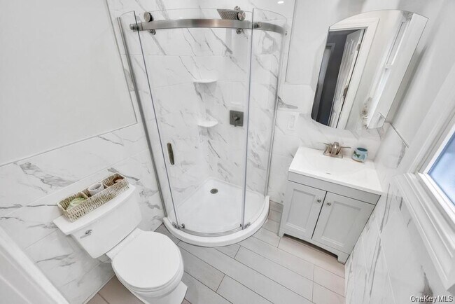 Building Photo - 4 2nd St