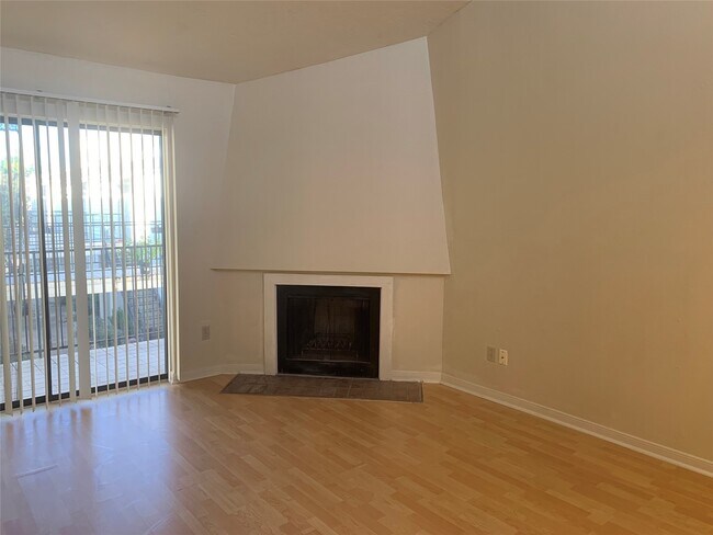 Building Photo - 10075 Westpark Dr