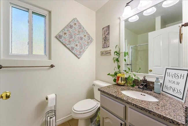 Building Photo - Expansive 5 Bedroom Home in St. George!