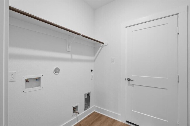 Building Photo - 31915 Splendor Dr