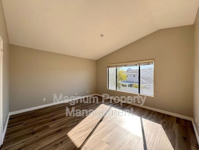 Building Photo - 24473 St Thomas Ave