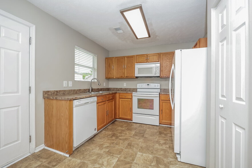 Building Photo - 1525 Danville Cir