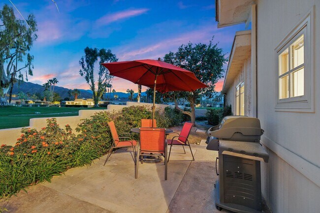 Building Photo - Luxury Golf Course Retreat in Indian Wells