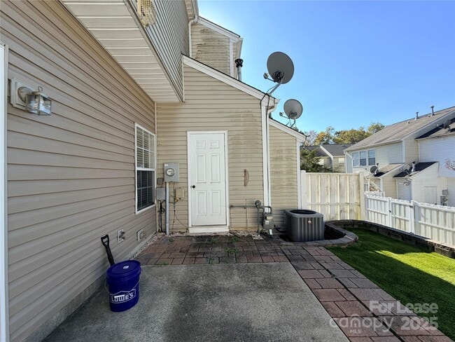 Building Photo - 6836 Rothchild Dr