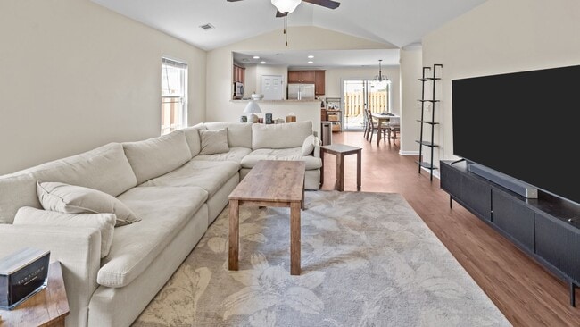 Building Photo - Beautiful 3 Bedroom Home in Port Wentworth with Fenced Backyard and Community Pool