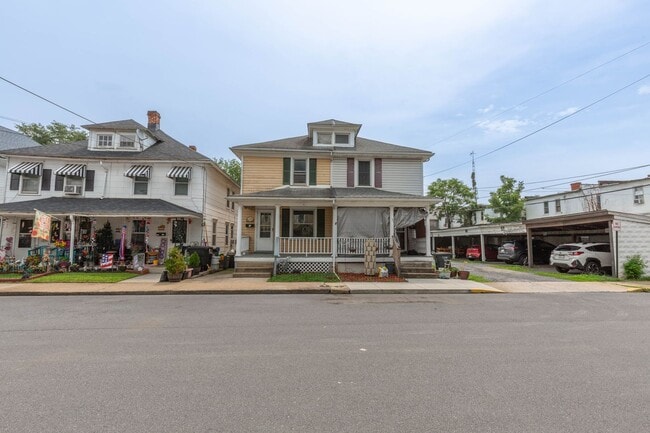 Building Photo - 124 S Kentucky Ave