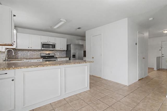 Building Photo - 5016 Meridian Ln