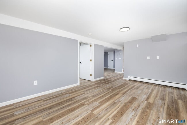 Building Photo - 555 Graham Rd