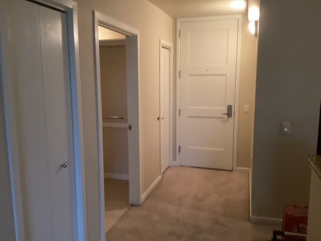 entrance - 1620 NE Broadway St