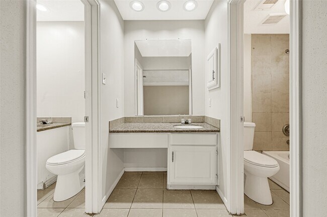 Building Photo - 5538 Fairview Forest Dr