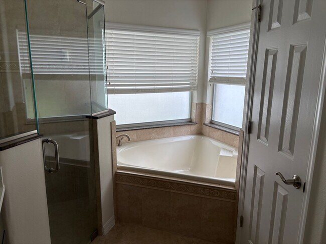 Building Photo - Gated community in quiet subdivision