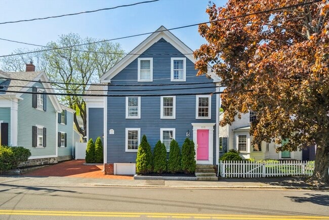 Building Photo - 101 Elm St