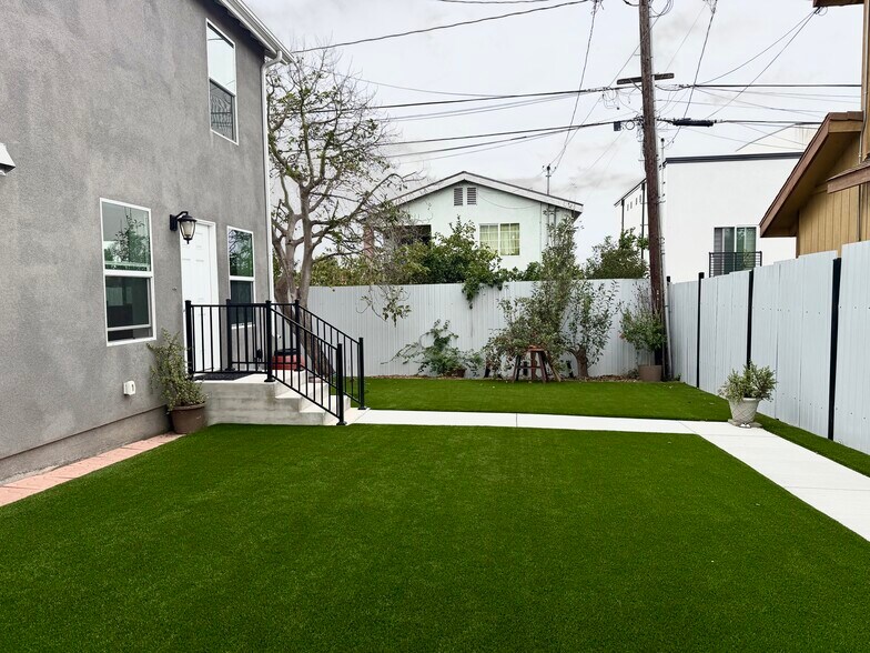 Building Photo - 384 Hargrave St