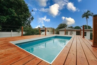 Building Photo - 1430 SW 32nd Ct