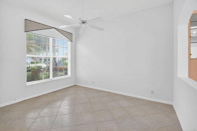 Building Photo - 7975 Rockford Rd