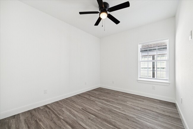 Building Photo - 120 W Mulberry Ave