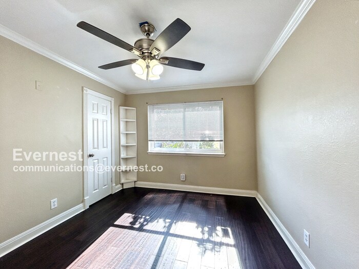 Building Photo - 2701 Deeringhill Dr