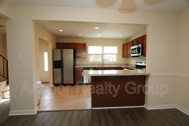 Building Photo - 2226 Sedgewick Dr