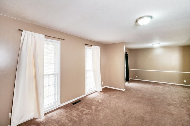 Building Photo - 3001 Green Grove Cir NE