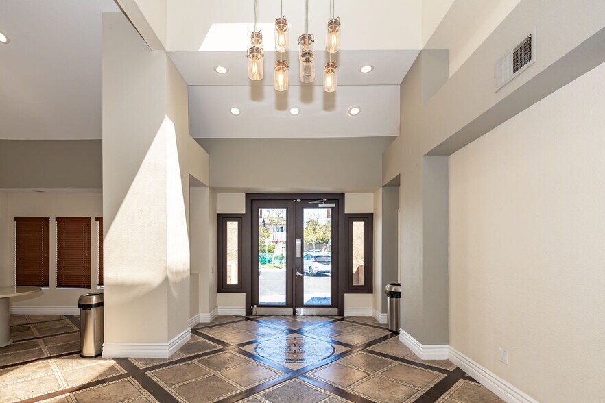 Building Photo - 15273 Maturin Dr