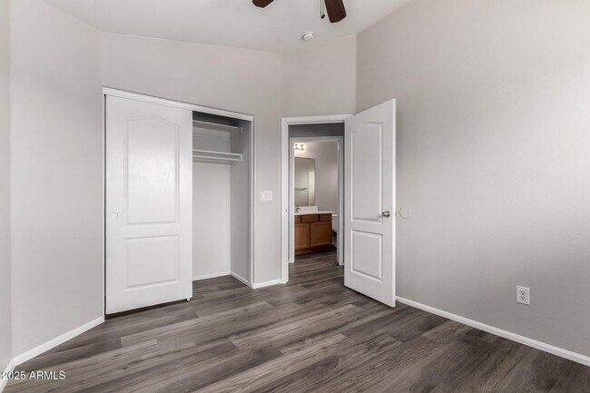 Building Photo - 8003 S 48th Dr