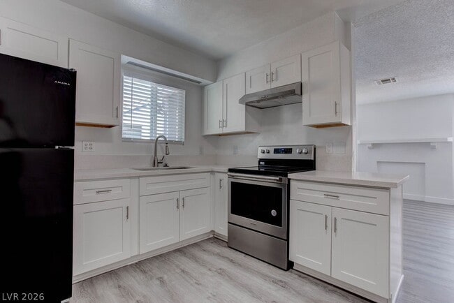 Building Photo - 921 Snug Harbor St