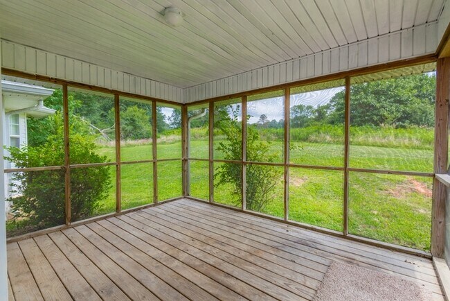 Building Photo - 180 Stockton Farm Rd