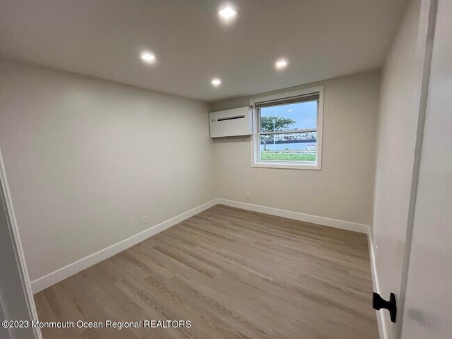 Building Photo - 1217 Ocean Ave