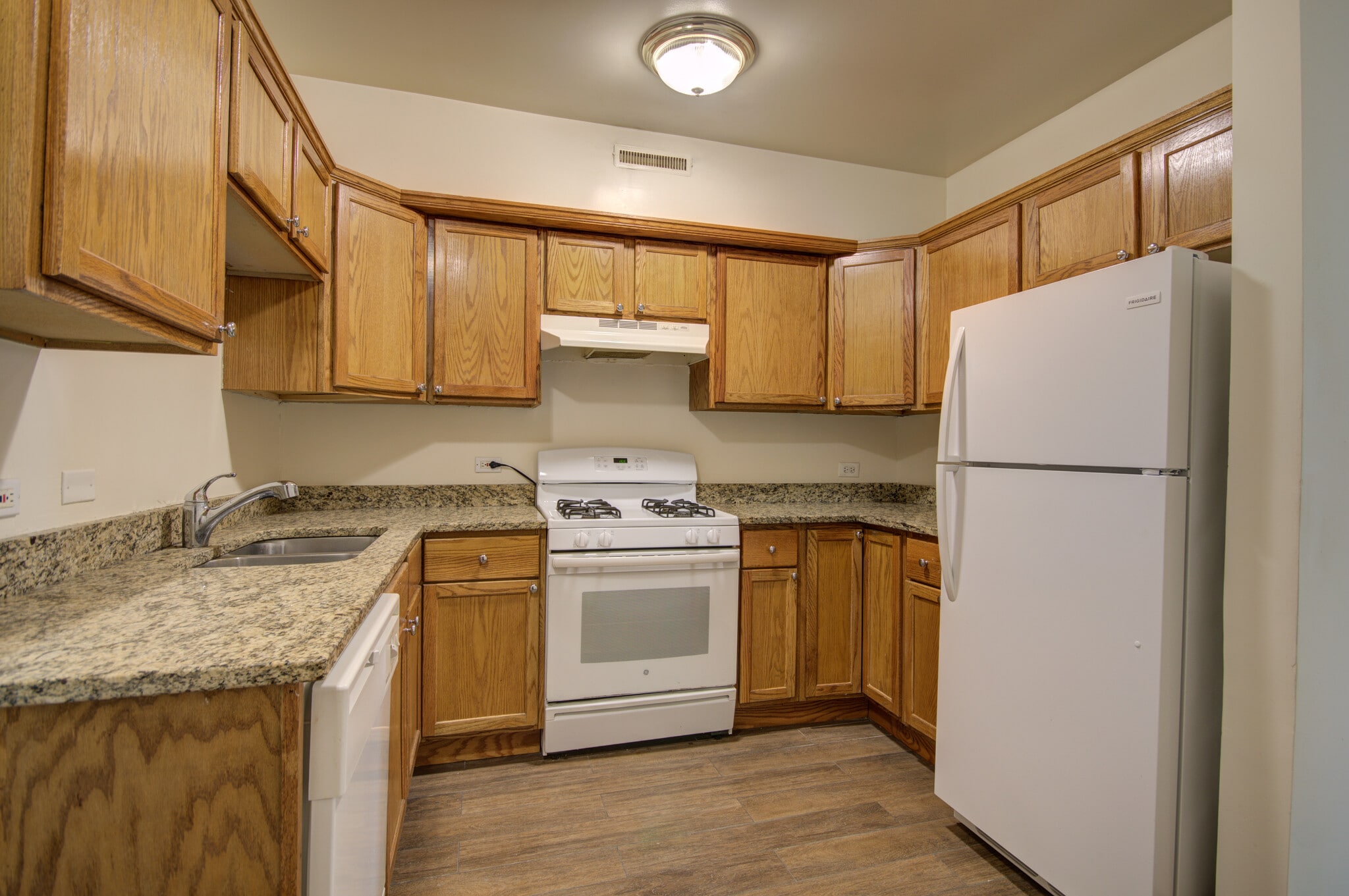 Building Photo - 1817 N Clybourn Ave