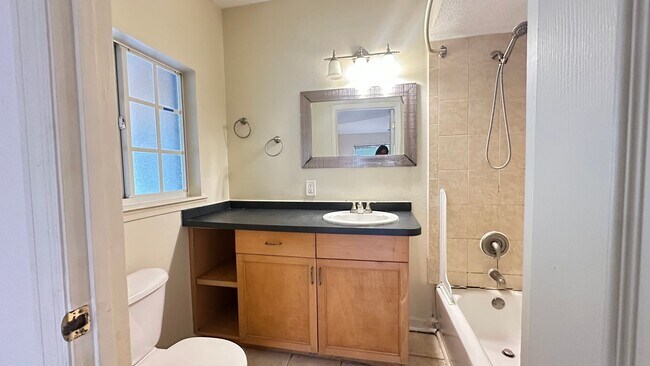 Building Photo - 231 S Summerlin Ave