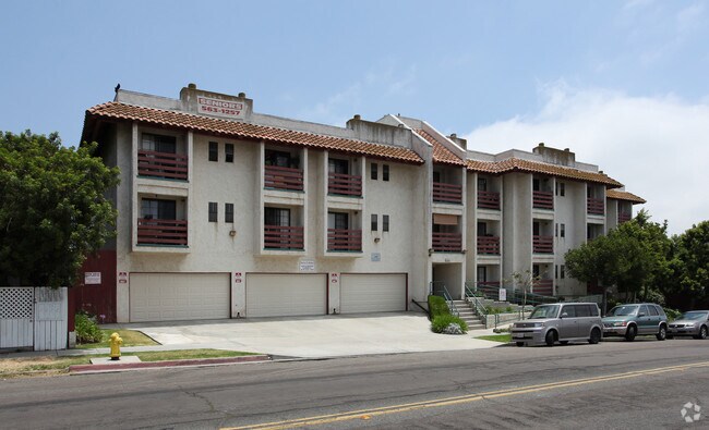 Primary Photo - Santa Fe Manor