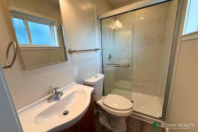 Building Photo - 2490 Fleetwood Dr