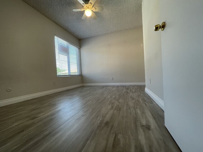 Building Photo - 13755 Caminito Vizzini