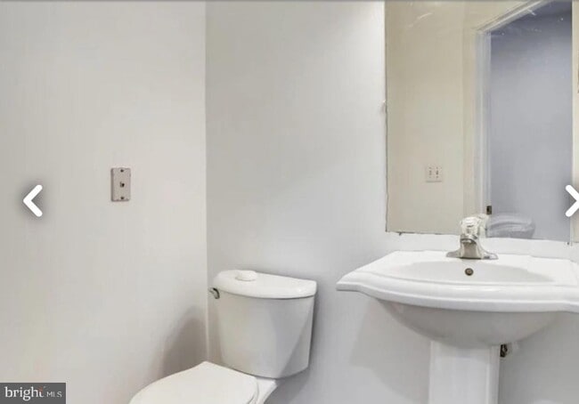 Building Photo - 111 E Cross St